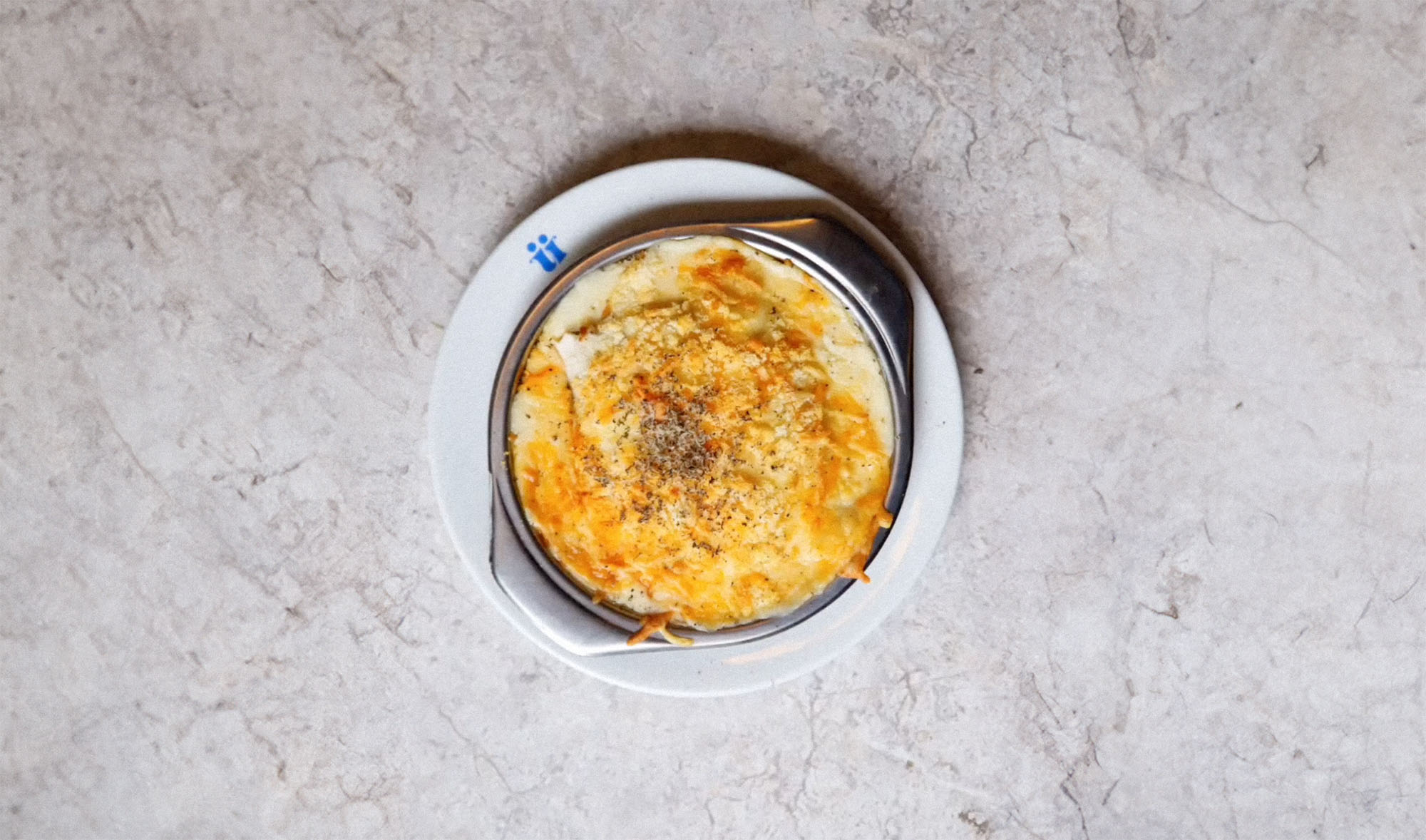 Diseño del plato del restaurante Casa Güell del chef Jordi Lloberol en Poblenou, Barcelona.