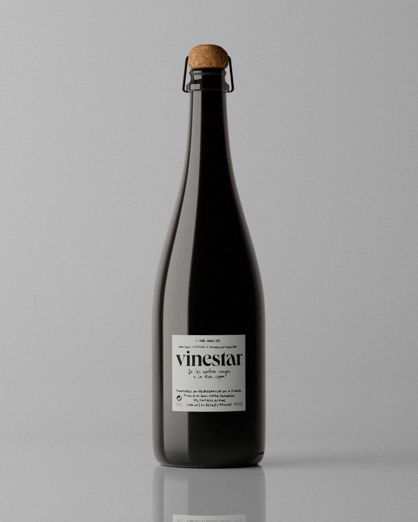 Diseño de la contraetiqueta de vino Ancestral de Xarel·lo y Macabeu del elaborador en Penedès, Vinestar; por Carlos Galán Rubio