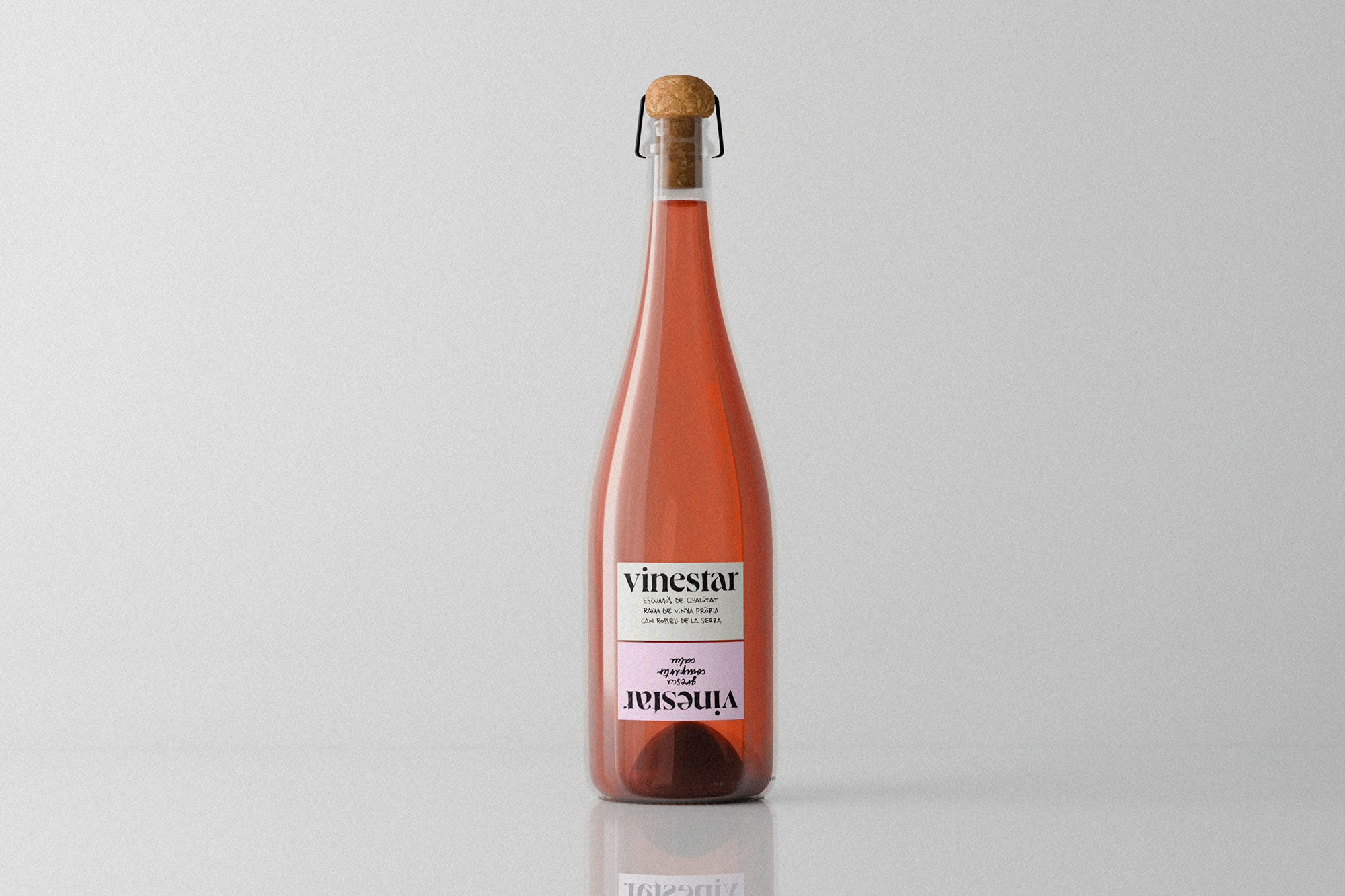 Diseño de la etiqueta de vino rosado Ancestral de Garnacha y Macabeu del elaborador en Penedès, Vinestar; por Carlos Galán Rubio